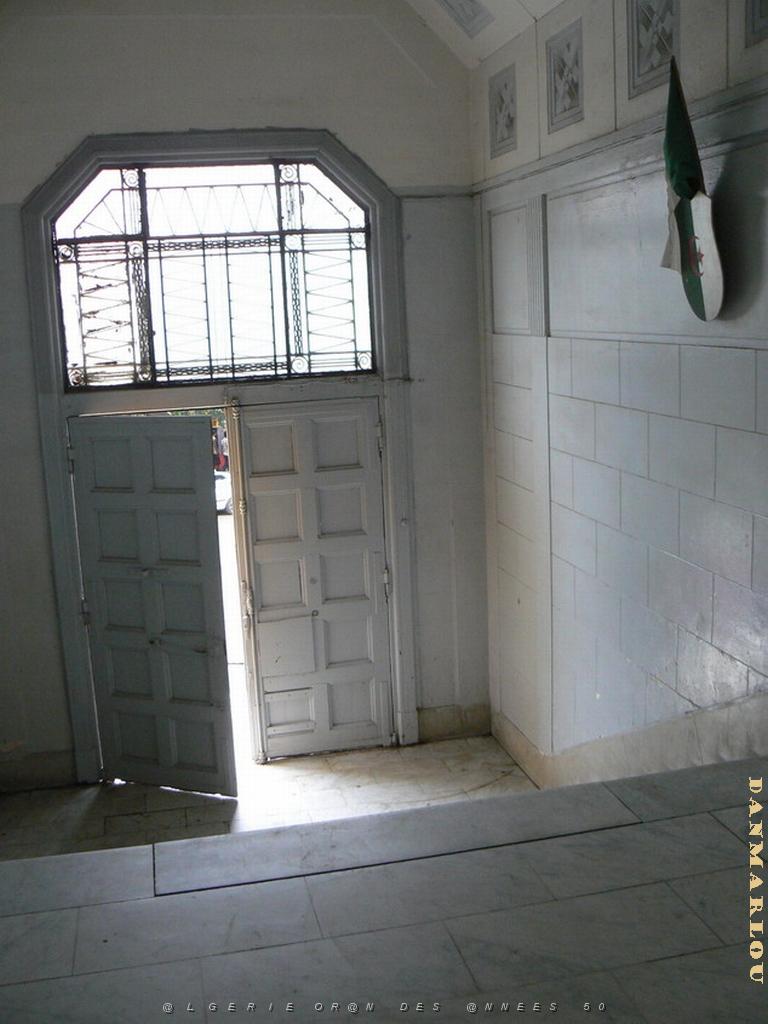 lycee Ardaillon le hall.jpg